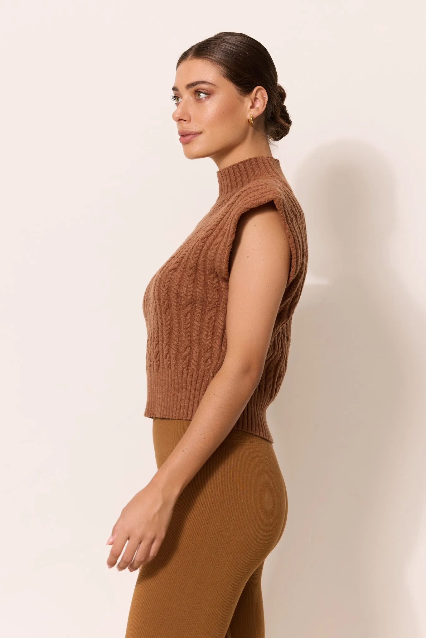 BLAKE cable knit sleeveless turtleneck - Nuthatch