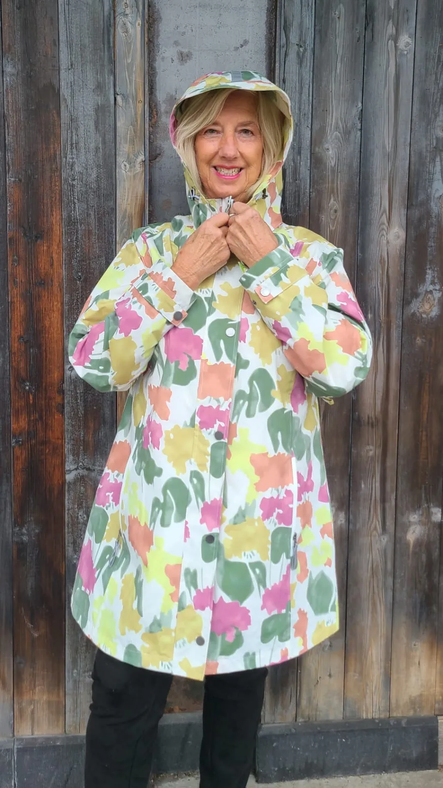 E1549R Flower Mix WATERPROOF Raincoat