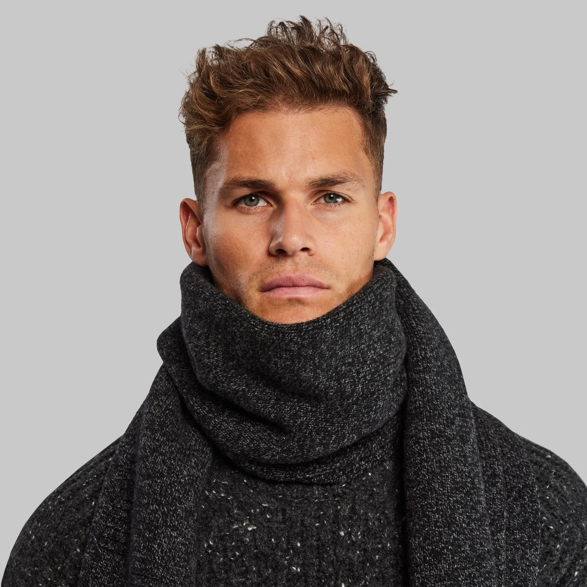 Nomad Scarf. Black edition