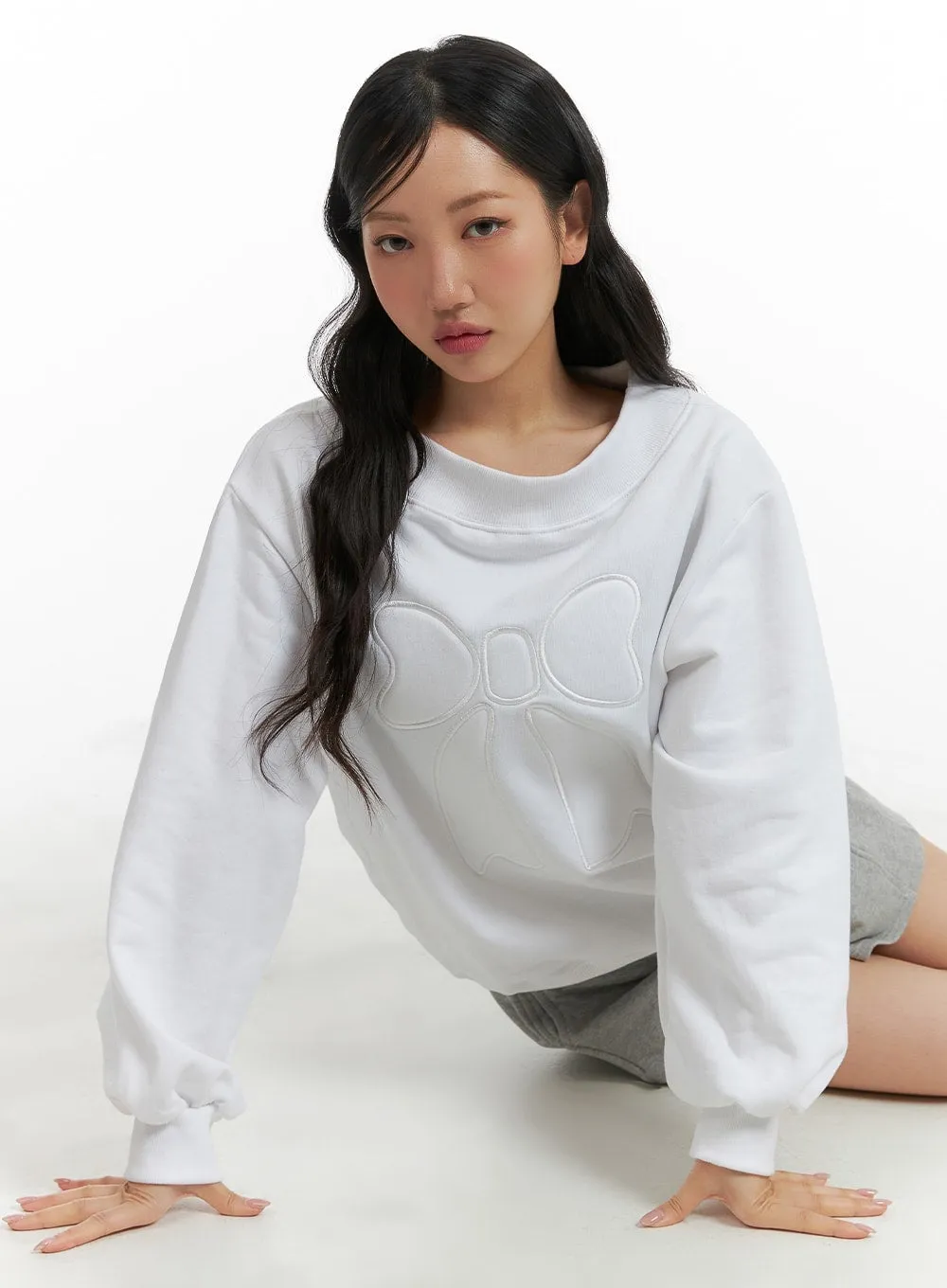 Ribbon Crewneck Sweatshirt CM420