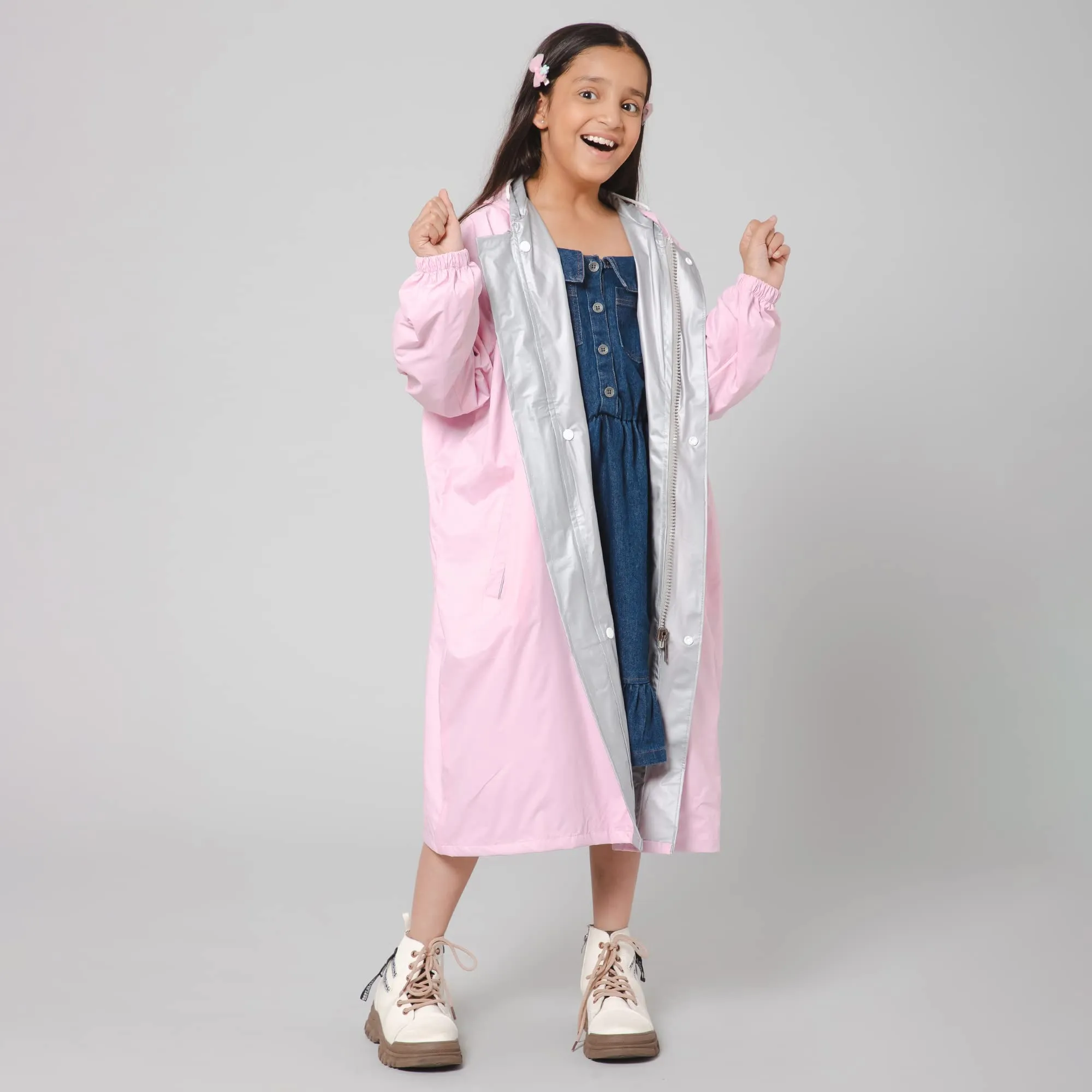 THE CLOWNFISH Cloud Chaser Series Kids Raincoat Waterproof Polyester Double Coating Reversible Longcoat with Hood and Reflector Logo at Back. Printed Plastic Pouch. Kid Age-11-12 years (Blush Pink)