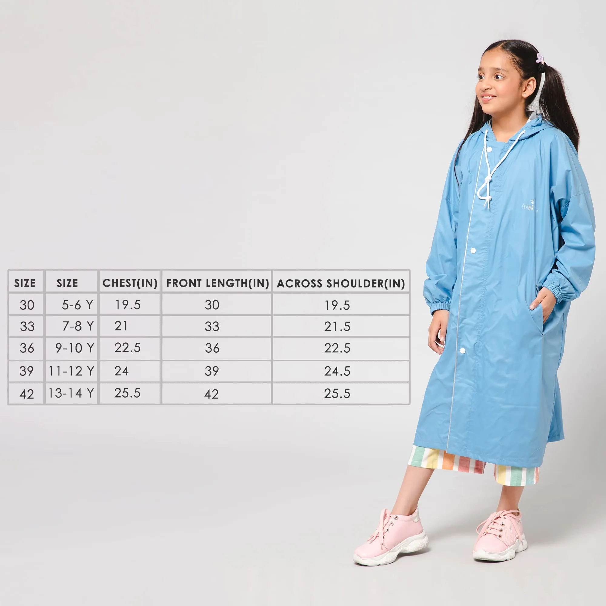 THE CLOWNFISH Cloud Chaser Series Kids Raincoat Waterproof Polyester Double Coating Reversible Longcoat with Hood and Reflector Logo at Back. Printed Plastic Pouch. Kid Age-5-6 years (Skyblue)